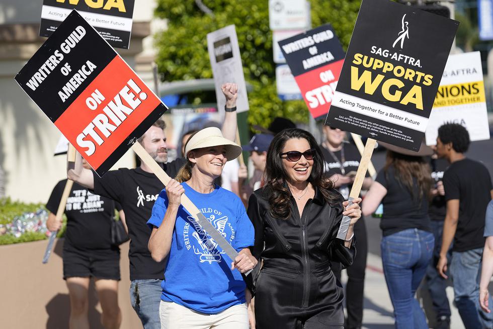 Whats At Stake In The Hollywood Writers Strike The American Prospect